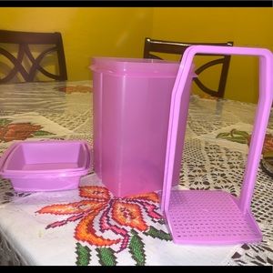 Tupperware pick a deli container